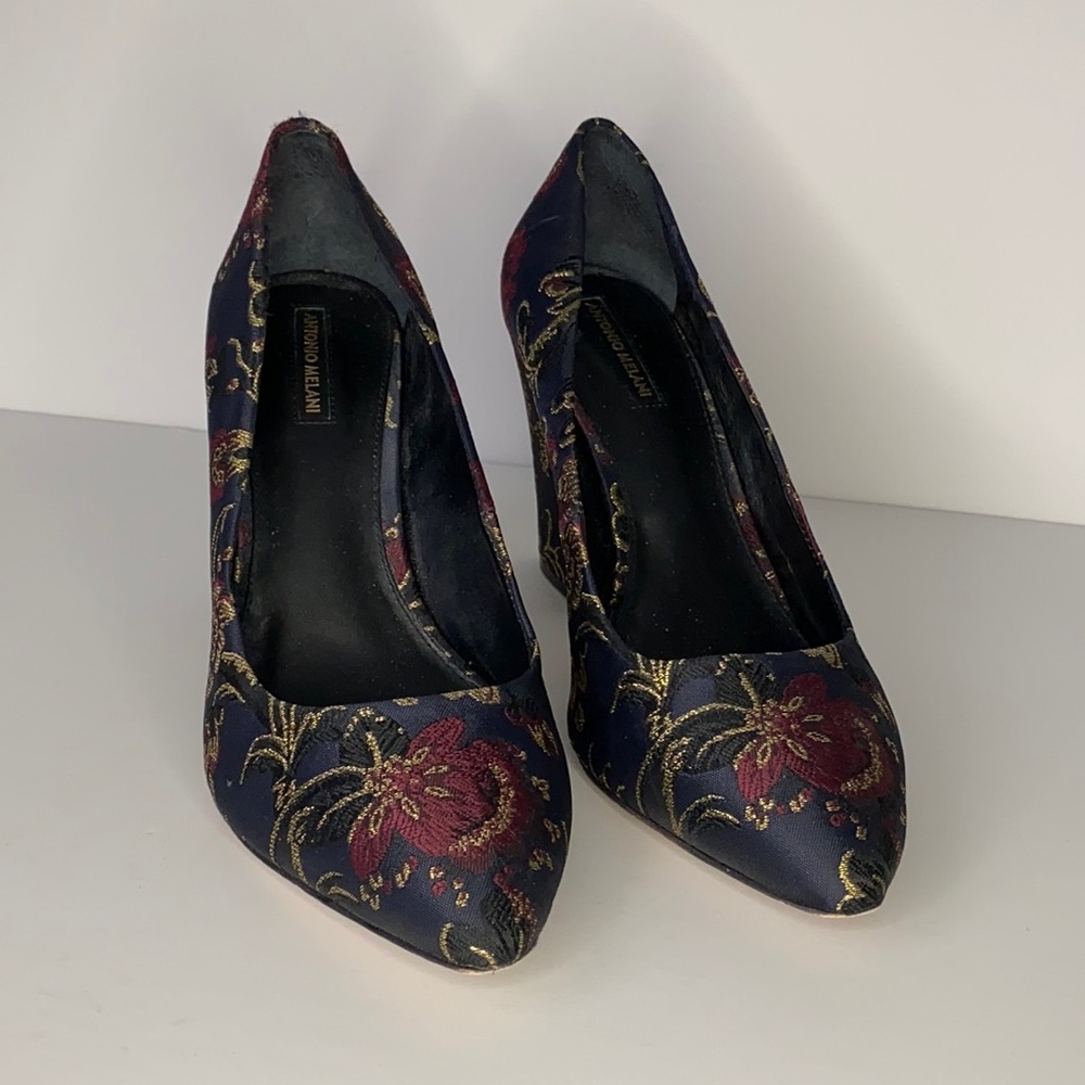 Antonio Melani Gold Jacquard Fabric Square Heels 9